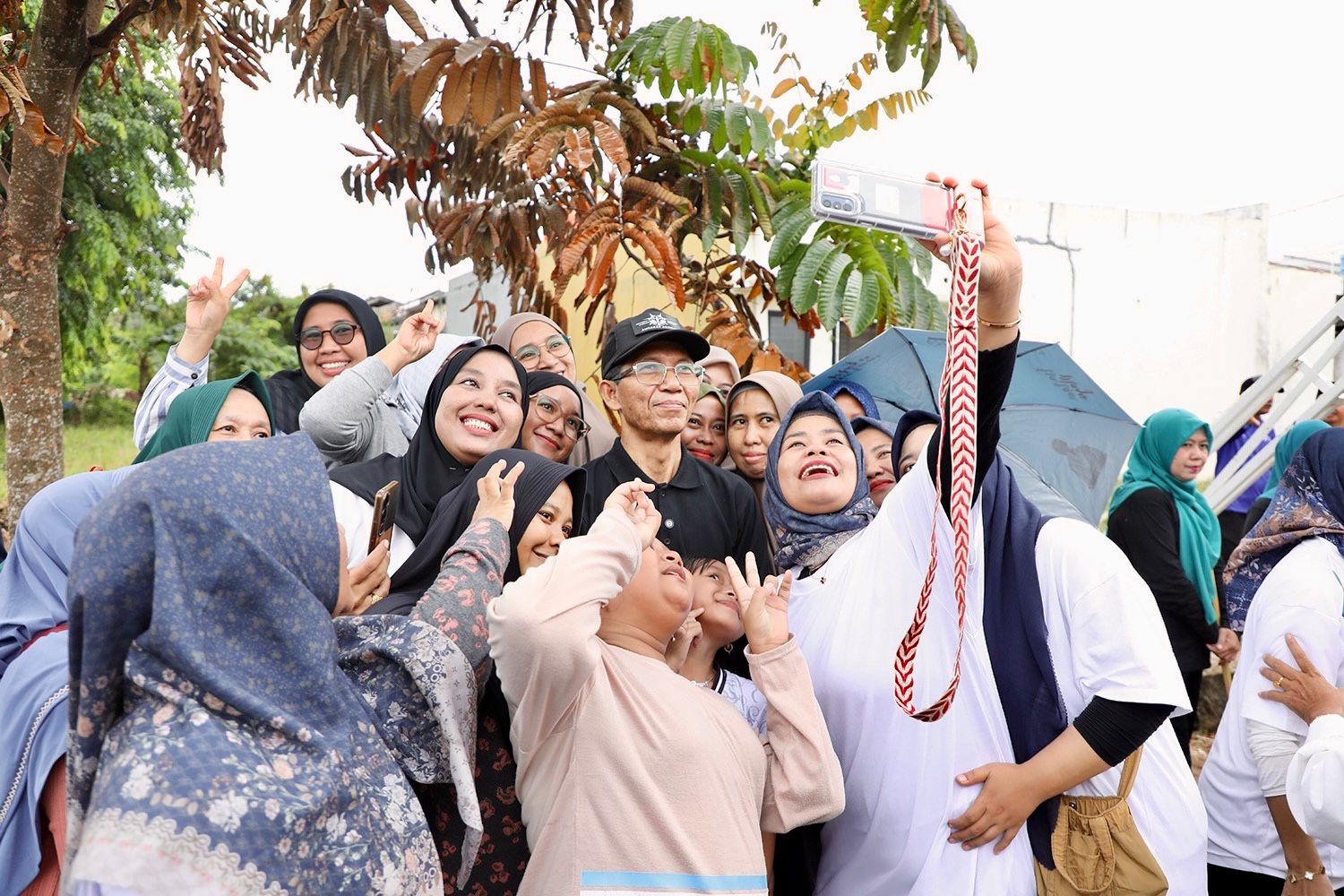 Gema Batam ASRI di Batam Kota, Wali Kota dan Warga Gotong Royong Bersihkan Lingkungan