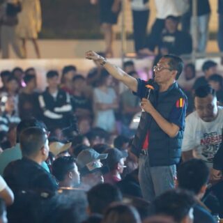 Dataran Engku Putri Penuh! Ribuan Warga bersama Wali Kota Batam Meriahkan Nobar Final Piala Dunia 2026