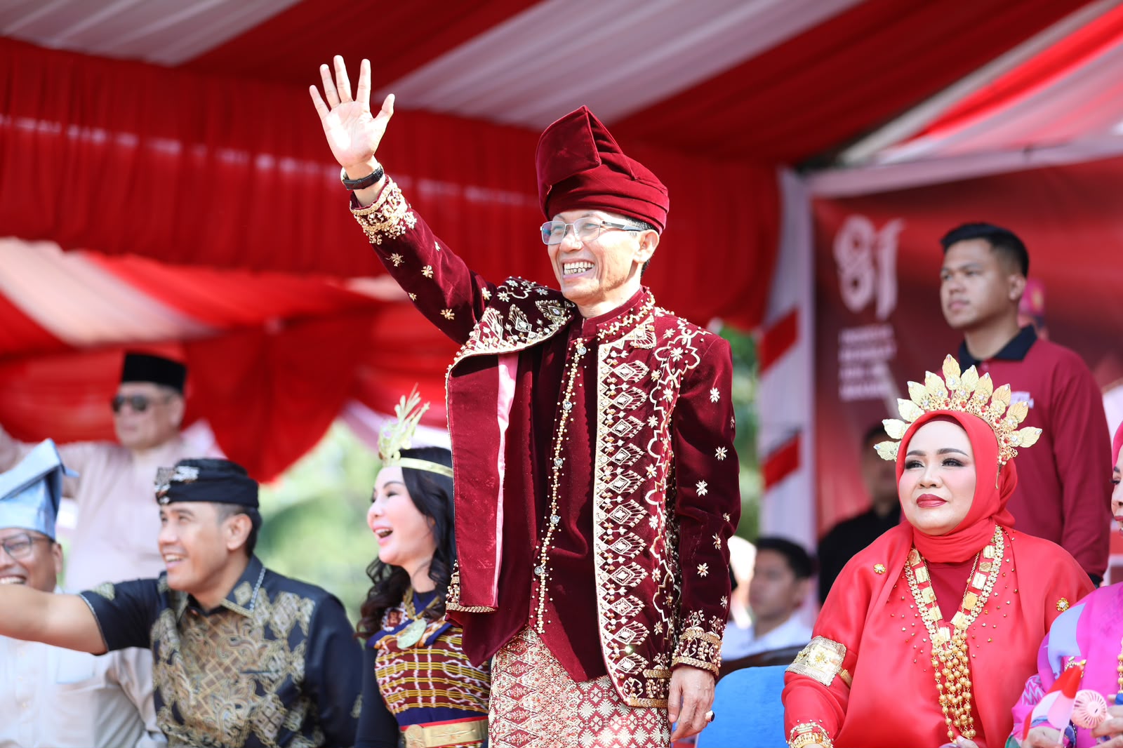 Pawai Pembangunan dan Budaya Nusantara Meriahkan HUT Ke-81 RI di Batam